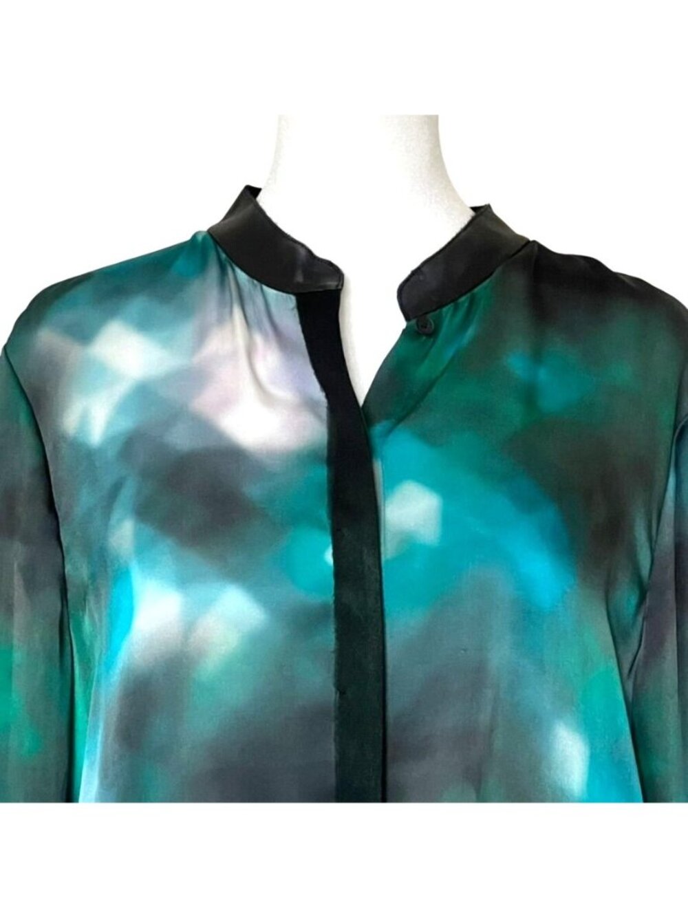 Elie Tahari Silk Blouse Leather Collar Emerald Abstract Print Quiet Luxury L - Picture 4 of 13